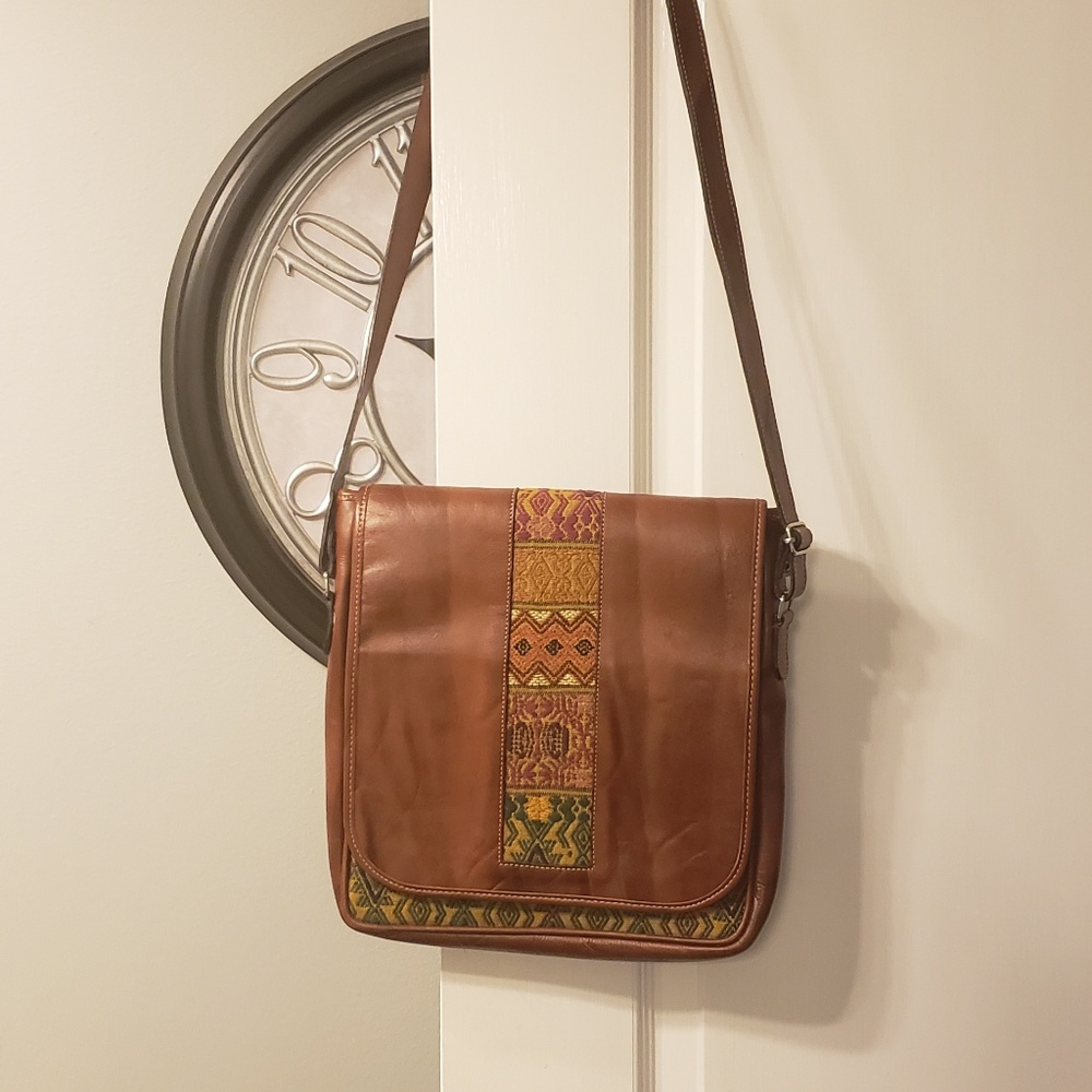 Guatemala crossbody with embroidery